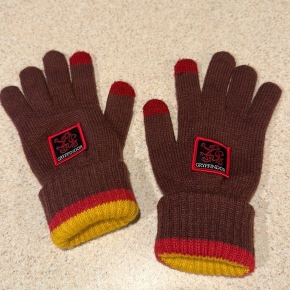 Gryffindor Emblem‎ Adult Gloves - Picture 1 of 5